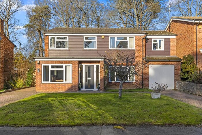 4 Bedroom Detached House For Sale In Llangar Grove, Crowthorne, RG45