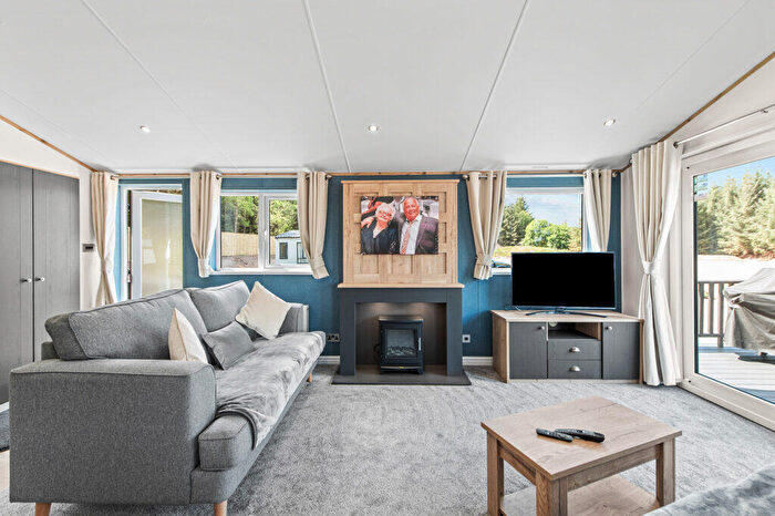 2 Bedroom Lodge For Sale In Castleton Road, Tullibardine, PH3