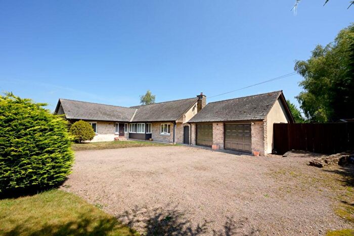 3 Bedroom Detached Bungalow For Sale In The Lakes, Hereford, HR2