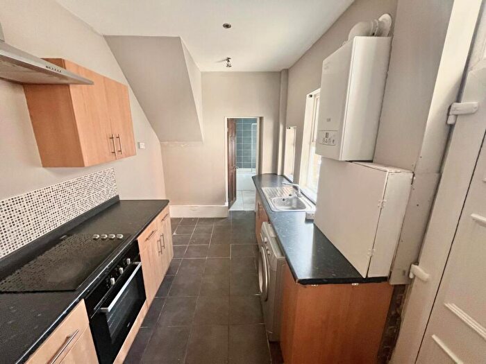 2 Bedroom Flat To Rent In Windsor Avenue, Gateshead, NE8