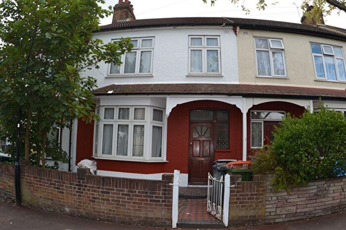3 Bedroom Terraced House To Rent In Brancaster Road, Manor Park, E12