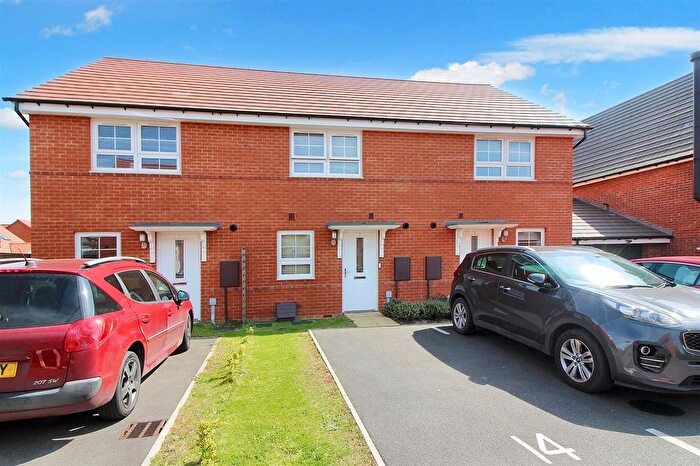 2 Bedroom Property For Sale In Alfred Way, Buckingham, MK18