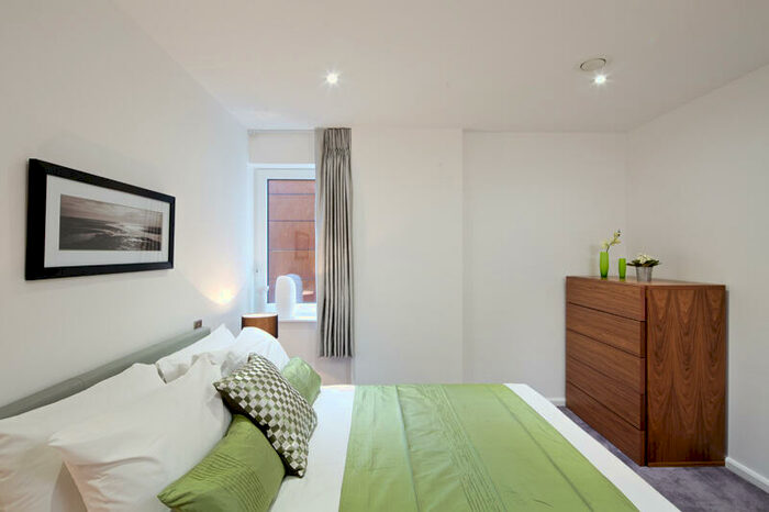 2 Bedroom Apartment To Rent In Wharf Road, London, N1