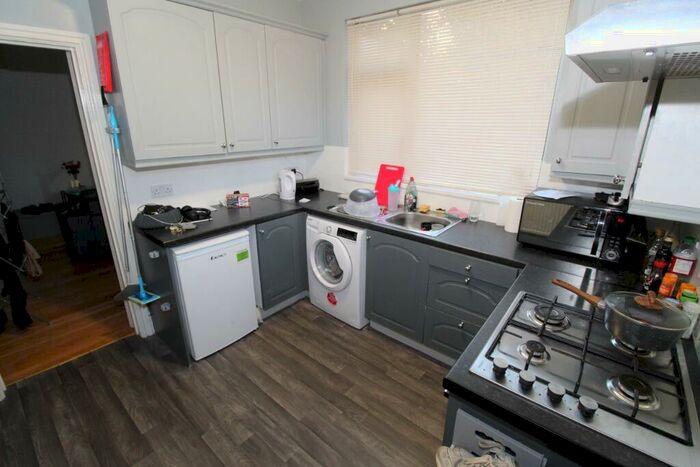 1 Bedroom Flat To Rent In Raleigh Street, Nottingham, NG7