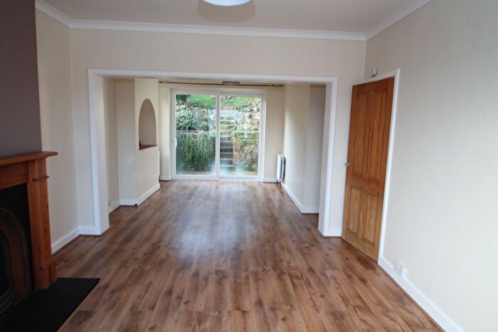3 Bedroom Property To Rent In Hilltop Road, Whyteleafe, CR3