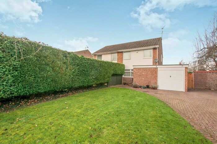 3 Bedroom Semi-Detached House To Rent In Somersby Crescent, Maidenhead, Berkshire, SL6