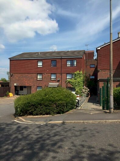 1 Bedroom Flat To Rent In New Barn Court, Blackburn, Lancashire, BB2