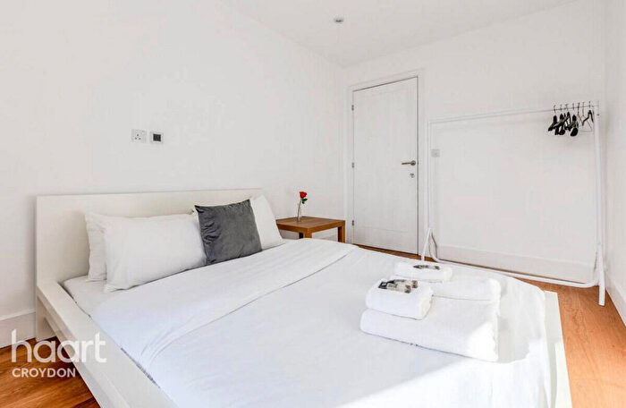 2 Bedroom Apartment To Rent In South End, Croydon, CR0