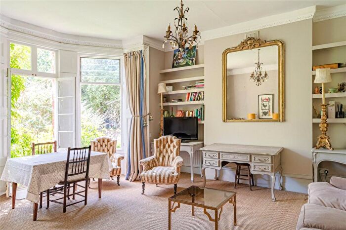 1 Bedroom Apartment For Sale In Dulwich Road, London, SE24