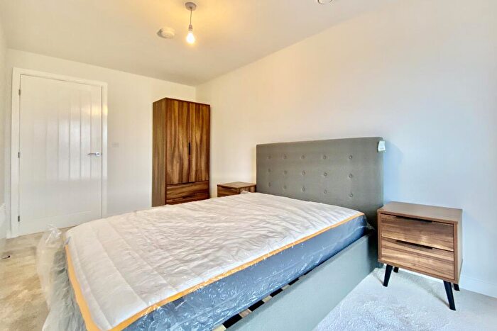 2 Bedroom Apartment To Rent In Victoria Riverside, Hunslet Road, Leeds, LS10
