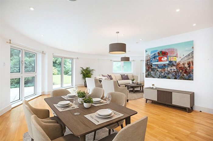 2 Bedroom Flat To Rent In Dryburgh Road, London, SW15