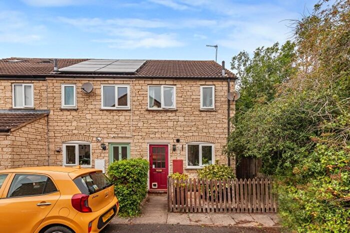 2 Bedroom End Of Terrace House To Rent In Avocet Way, Bicester, OX26