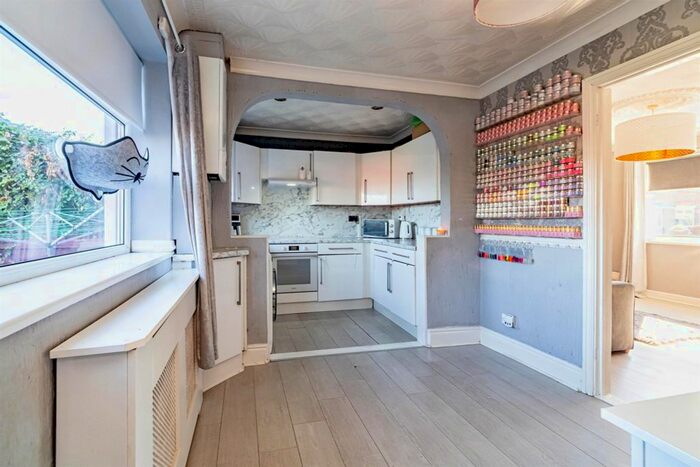 2 Bedroom Terraced House For Sale In Hemswell Avenue, Hull, HU9