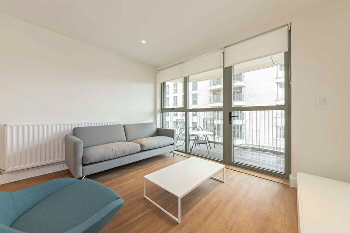 2 Bedroom Flat To Rent In Green Street, North Acton, NW10