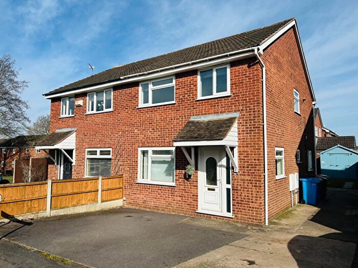 3 Bedroom Semi-Detached House To Rent In Chantry Close, Mickleover, Derby, DE3