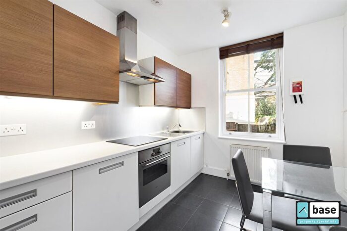 1 Bedroom Flat To Rent In Cephas Avenue, Stepney Green, E1