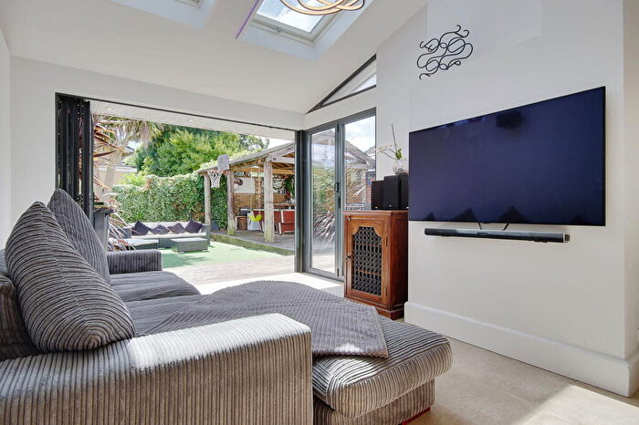 5 Bedroom Detached House For Sale In The Grove, Bournemouth, BH9