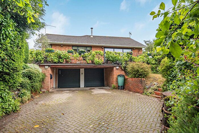 4 Bedroom Bungalow For Sale In Manor Road, Aldershot, Hampshire, GU11