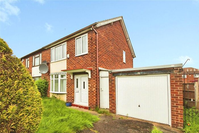 3 Bedroom Semi-Detached House To Rent In Rose Crescent, Doncaster, South Yorkshire, DN5