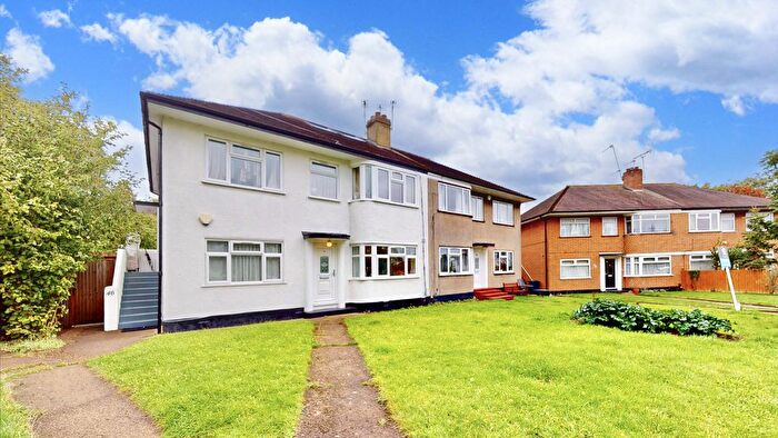 2 Bedroom Maisonette To Rent In Cavendish Avenue, London, W13