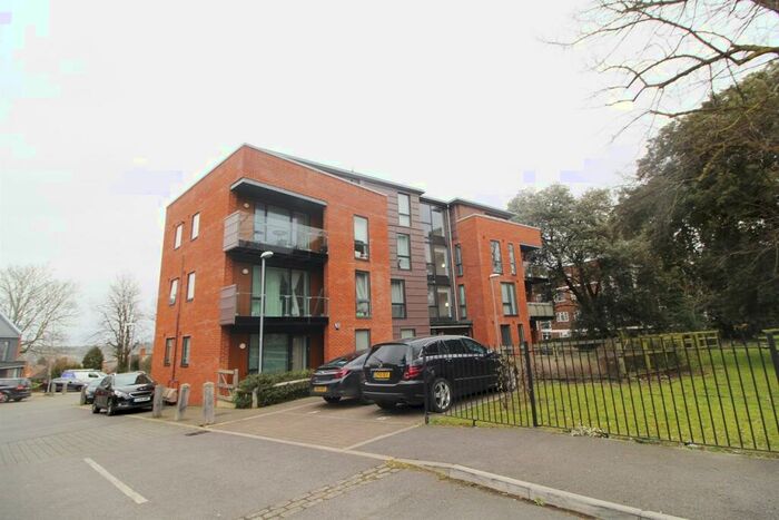 2 Bedroom Apartment To Rent In Alleyne Close, Reading, RG1