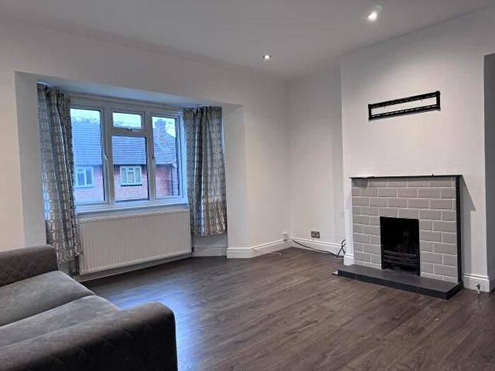 2 Bedroom Maisonette To Rent In Staines-Upon-Thames, Middlesex, TW18