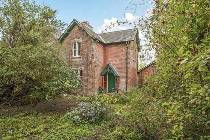 2 Bedroom End Of Terrace House For Sale In Faulstone Lane, Bishopstone, SP5