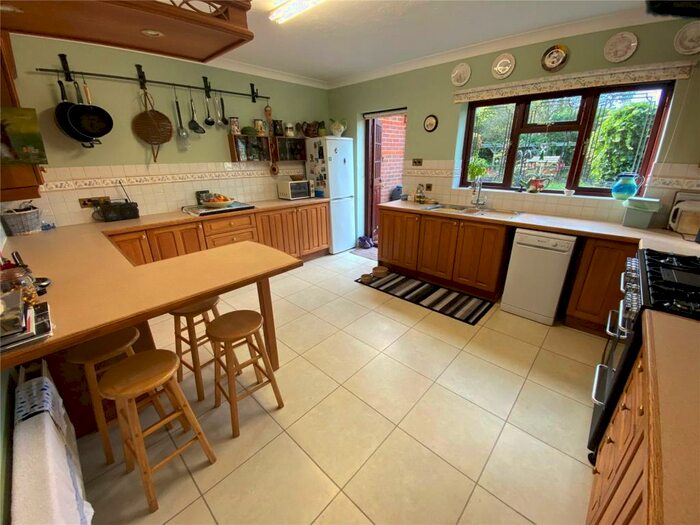 3 Bedroom Bungalow For Sale In Rayleigh Downs Road, Rayleigh, Essex, SS6