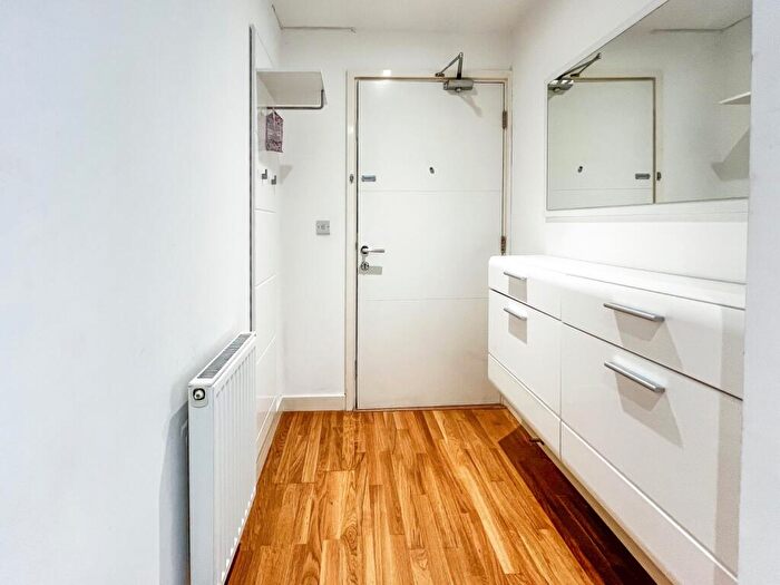 2 Bedroom Flat To Rent In Falcondale Court, Lakeside Drive, Park Royal, NW10