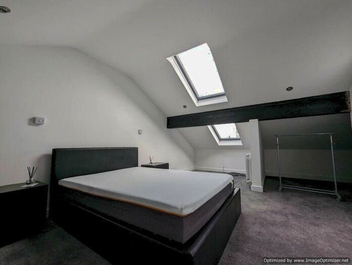 4 Bedroom House Of Multiple Occupation To Rent In South Street, Crewe, CW2