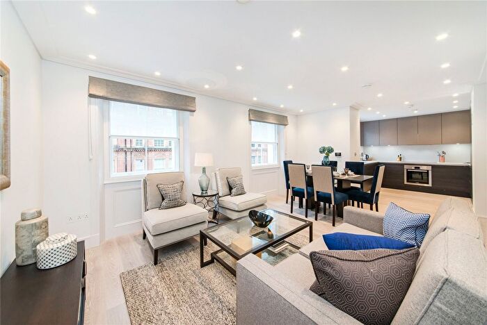3 Bedroom Flat To Rent In North Audley Street, Mayfair, W1K