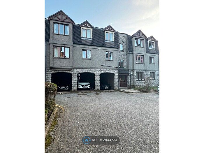 2 Bedroom Flat To Rent In Hardgate, Aberdeen, AB11