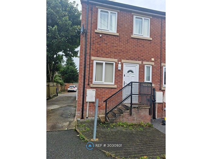 3 Bedroom End Terrace House To Rent In Copenhagen Street, Rochdale, OL16