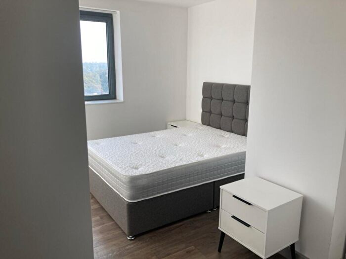 2 Bedroom Apartment To Rent In Dean House, L22