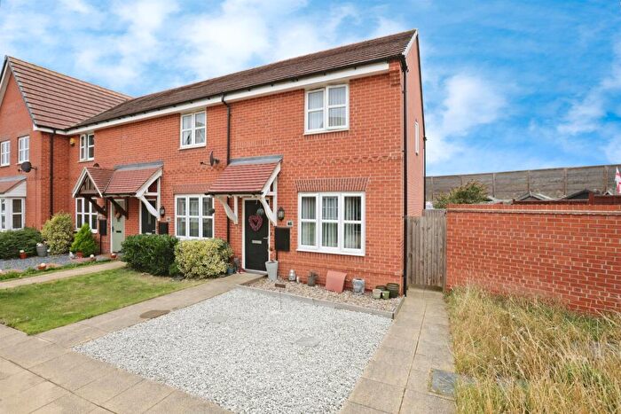 2 Bedroom End Of Terrace House For Sale In Kingfisher Drive, Southam, CV47