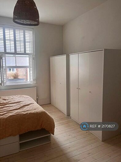 1 Bedroom Flat To Rent In Clarence Sq, Brighton, BN1