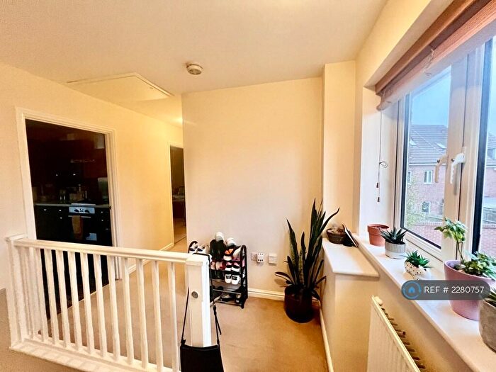 2 Bedroom Detached House To Rent In Malone Avenue, Swindon, SN25