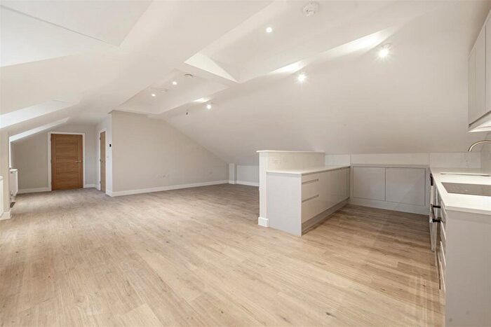 1 Bedroom Flat For Sale In High Street, Ewell, Epsom, KT17