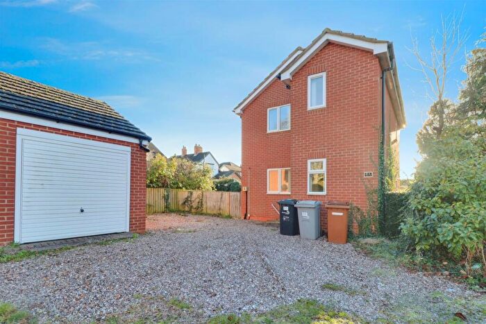 3 Bedroom Detached House For Sale In Brook Close, Crewe, CW1