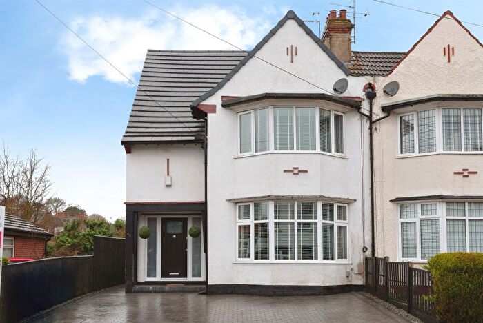 4 Bedroom Semi-Detached House For Sale In Barrow Lane, Hessle, HU13