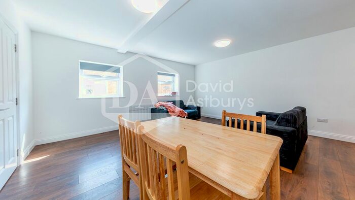 2 Bedroom Mews To Rent In Mattison Road, Turnpike Lane Hornsey, London, N4