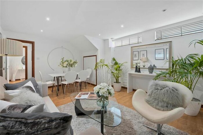 2 Bedroom Flat For Sale In Boleyn Road, London, N16