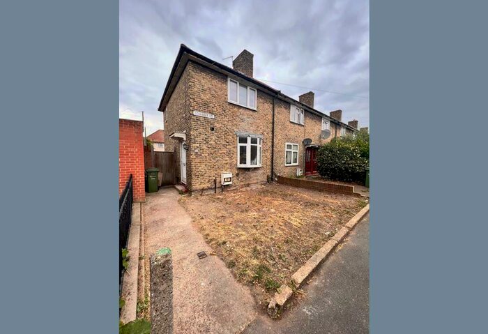 2 Bedroom End Of Terrace House To Rent In Bonham Road, Dagenham, Essex, RM8