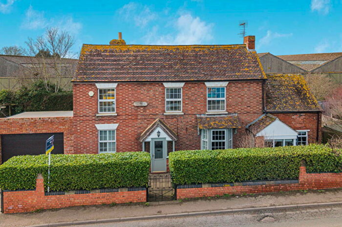 4 Bedroom Detached House For Sale In Hillview, Aston Cross, Tewkesbury, GL20
