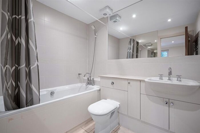 3 Bedroom Terraced House For Sale In Bowden Road, Sunninghill, SL5