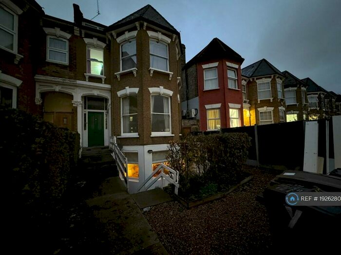 1 Bedroom Flat To Rent In Fairholt Road, London, N16