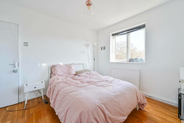 3 Bedroom Flat To Rent In Highbury, Highbury, London, N5