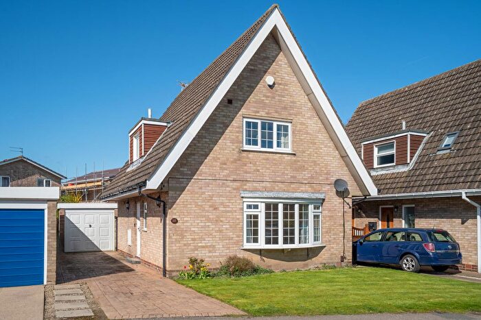 3 Bedroom Detached House For Sale In Grassholme, Woodthorpe, York, YO24