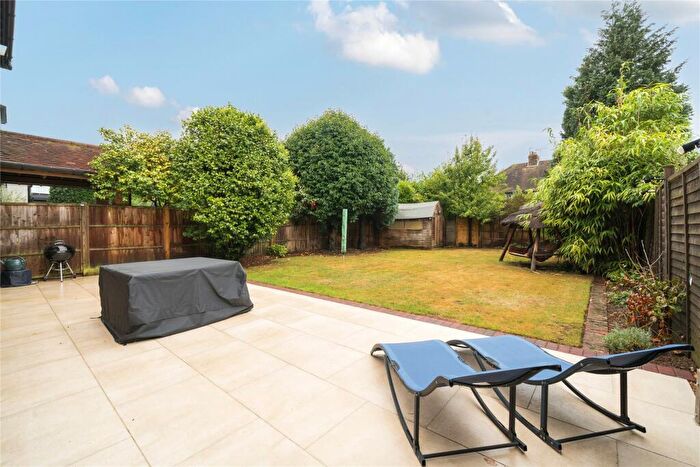 5 Bedroom Detached House For Sale In Bowes Road, Walton On Thames, Surrey, KT12