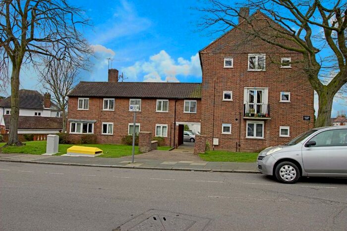 1 Bedroom Flat To Rent In Torrington Park, North Finchley, N12